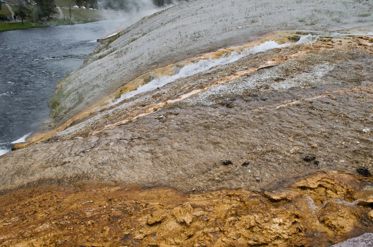 Black Sand Basin