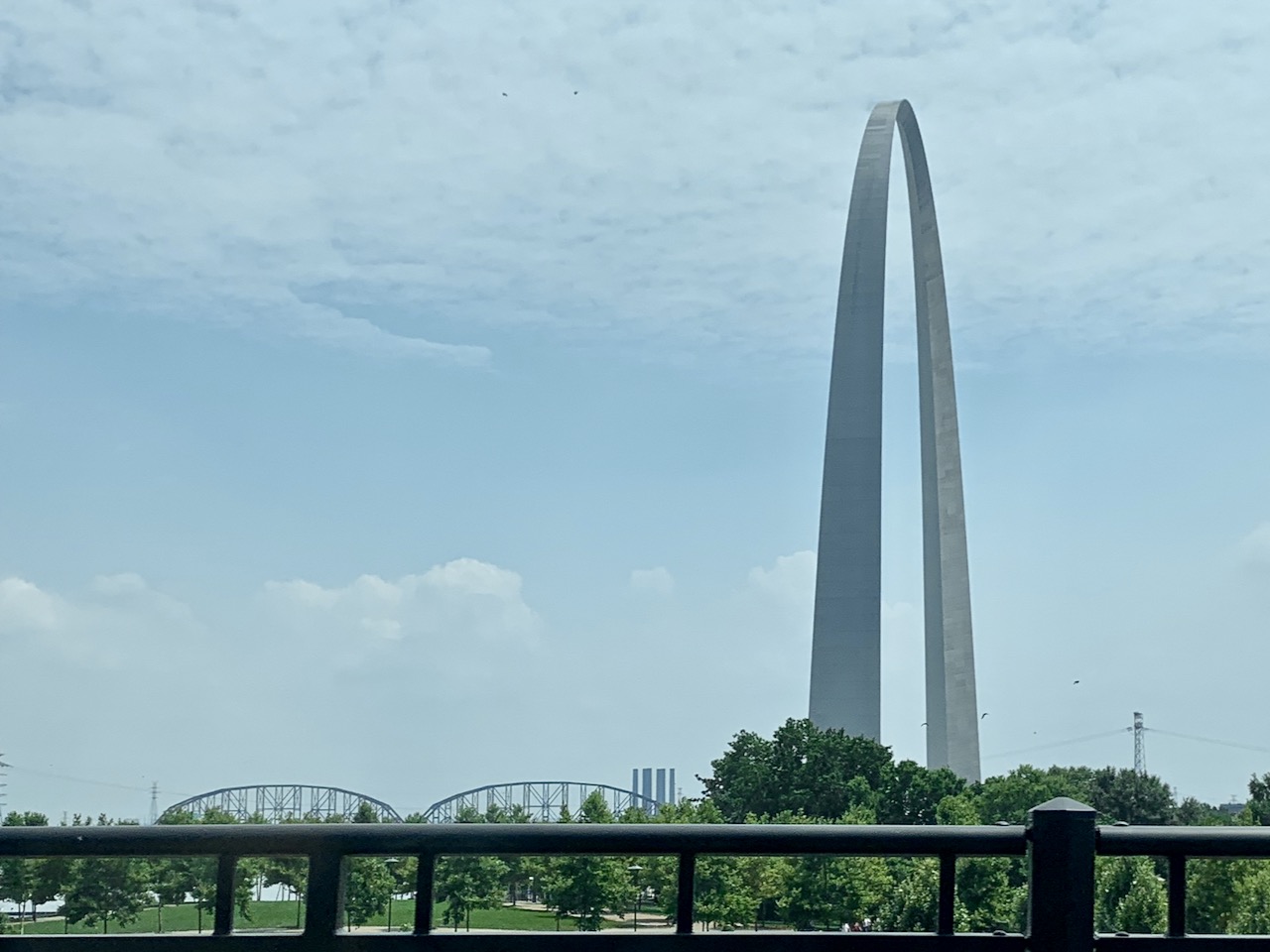 Another view of the arch.