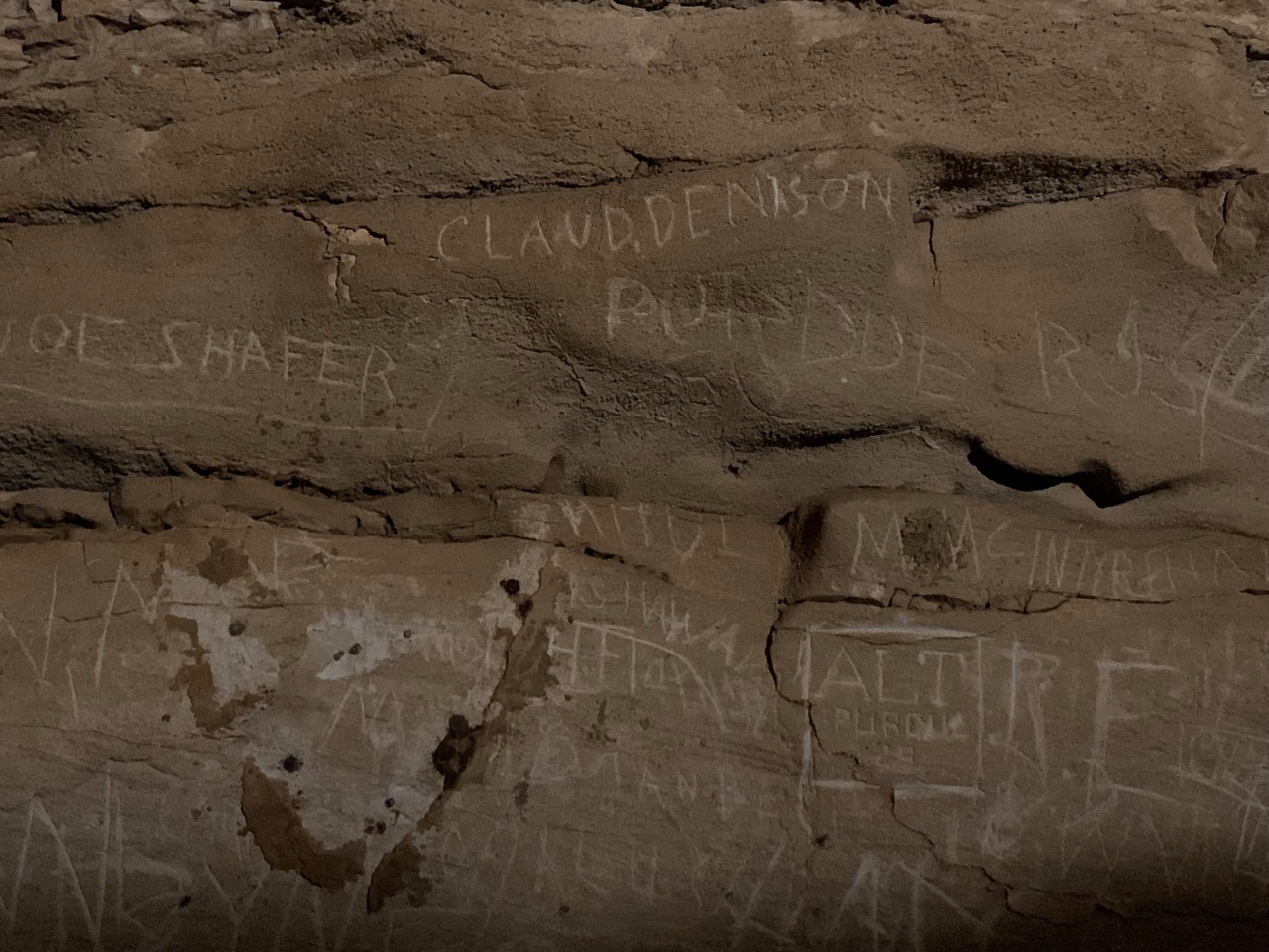 Before Mammoth was sold to the U.S. Goverment and turned into a National Park, it was privately owned. During that long period, many people etched their names on the wall. Fortunately, this is no longer allowed!