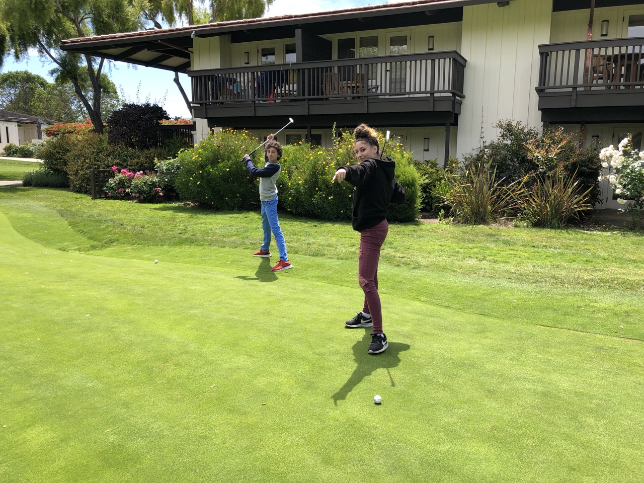 Chiara and Julian take a swing.